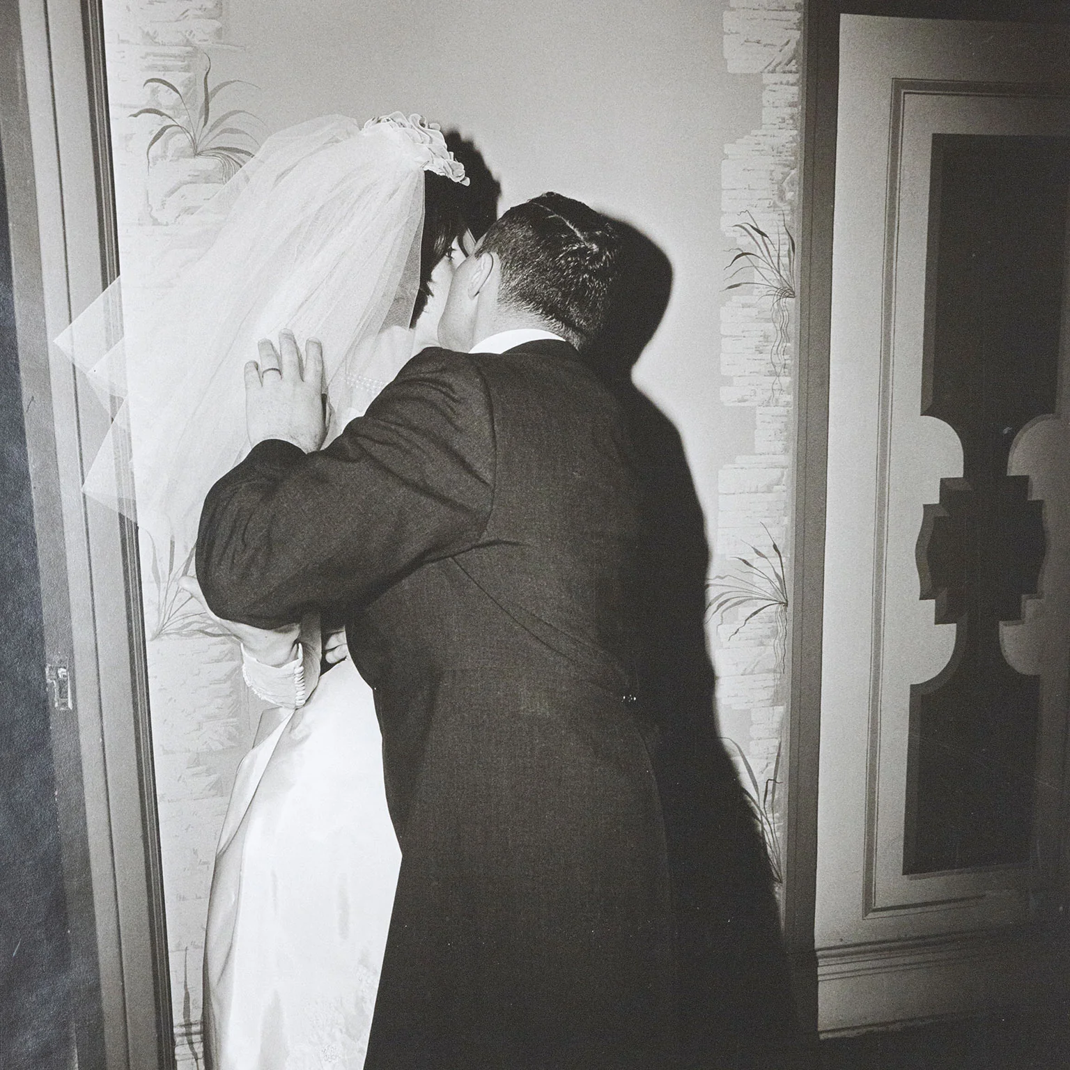 DIANE ARBUS "GROOM KISSING HIS BRIDE", 1966 - Image 3
