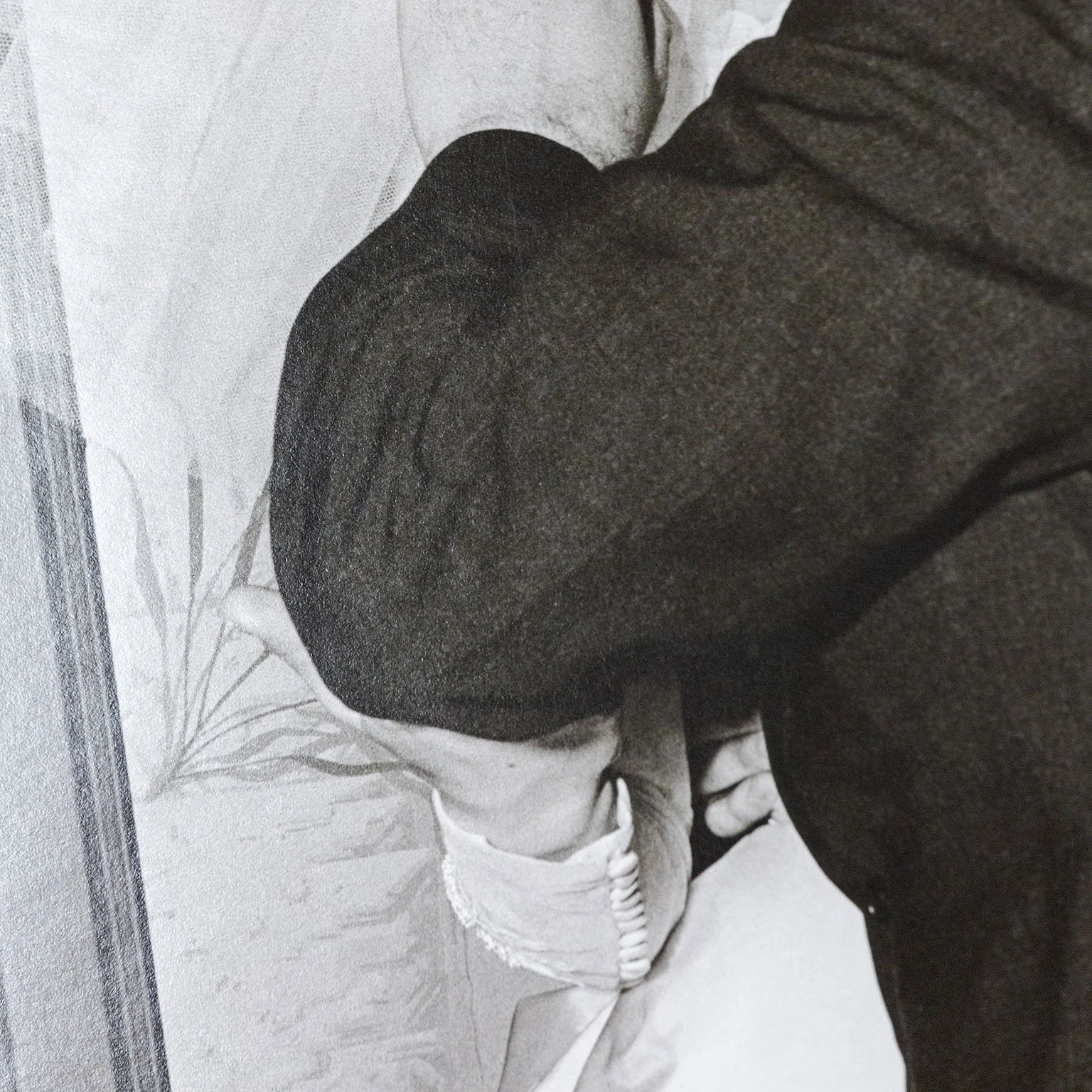 DIANE ARBUS "GROOM KISSING HIS BRIDE", 1966 - Image 6