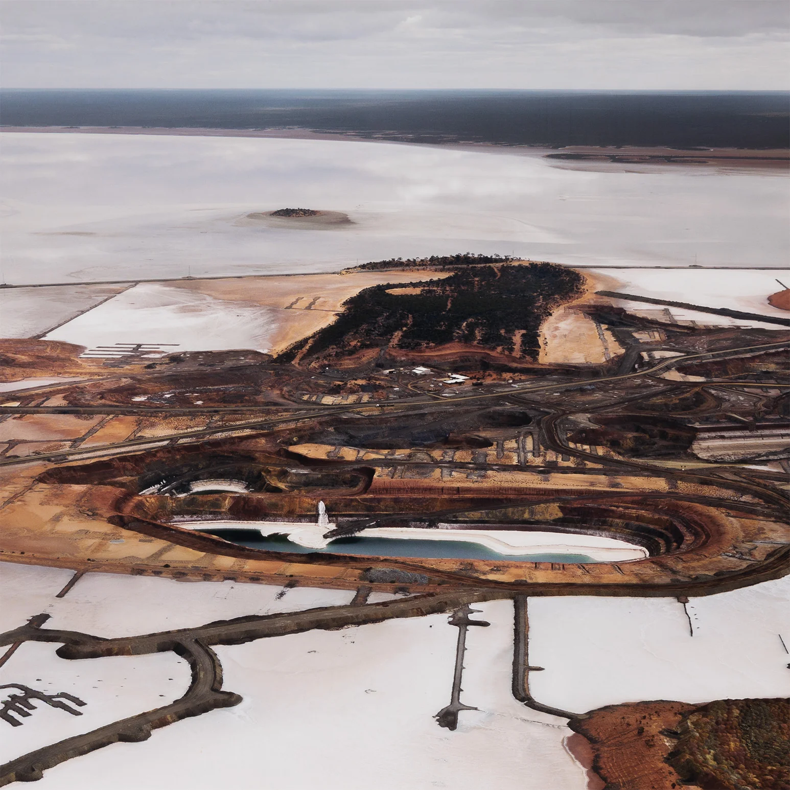 EDWARD BURTYNSKY "SILVER LAKE OPERATIONS #3" AUSTRALIA, 2007 - Image 5