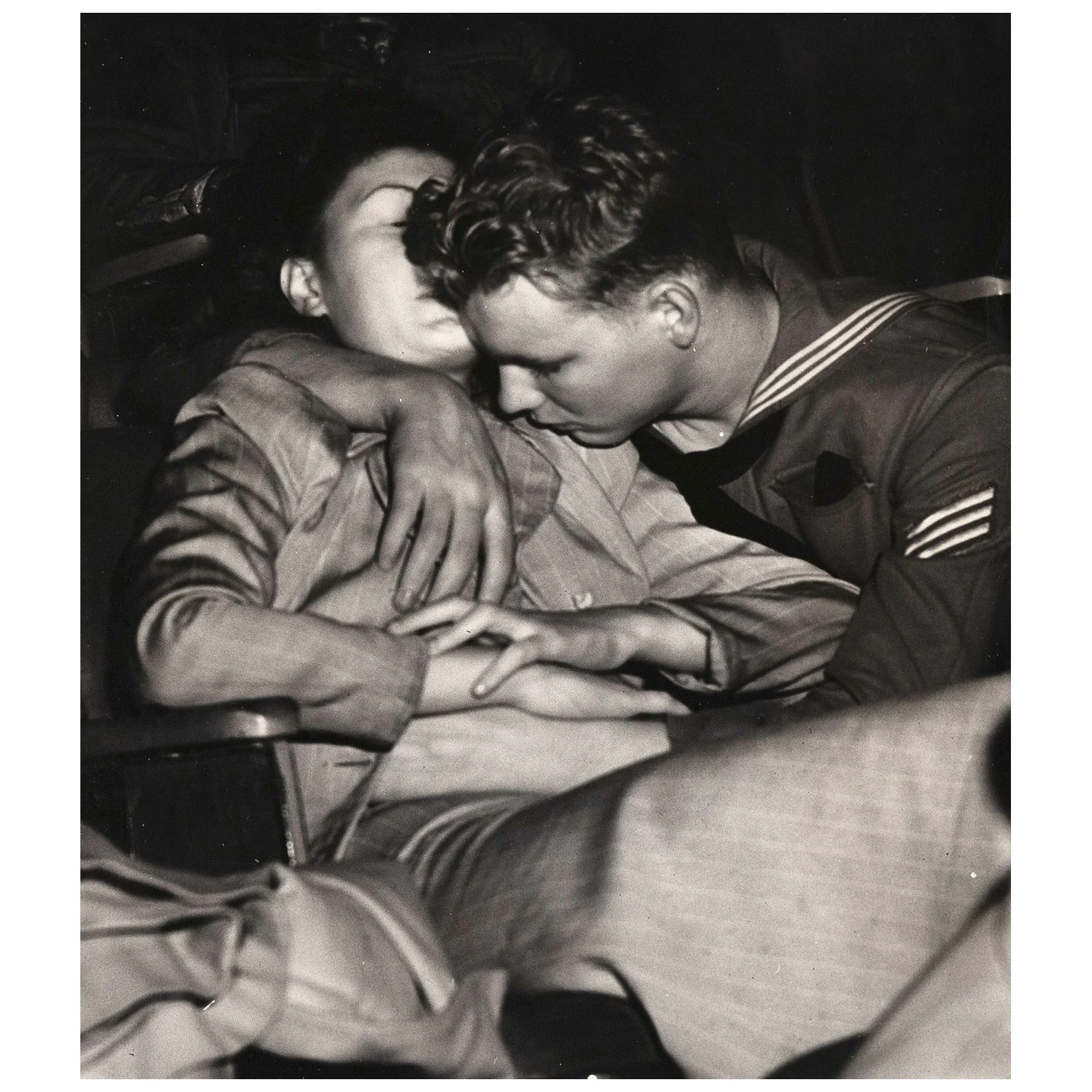 WEEGEE "SAILOR AND GIRL KISSING", C. 1943 - Image 3