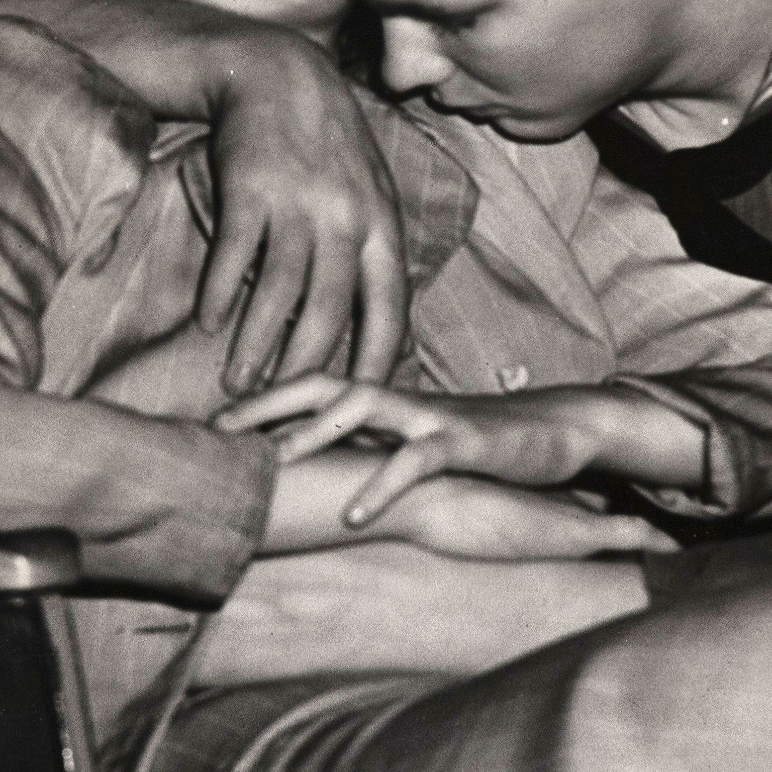 WEEGEE "SAILOR AND GIRL KISSING", C. 1943 - Image 6