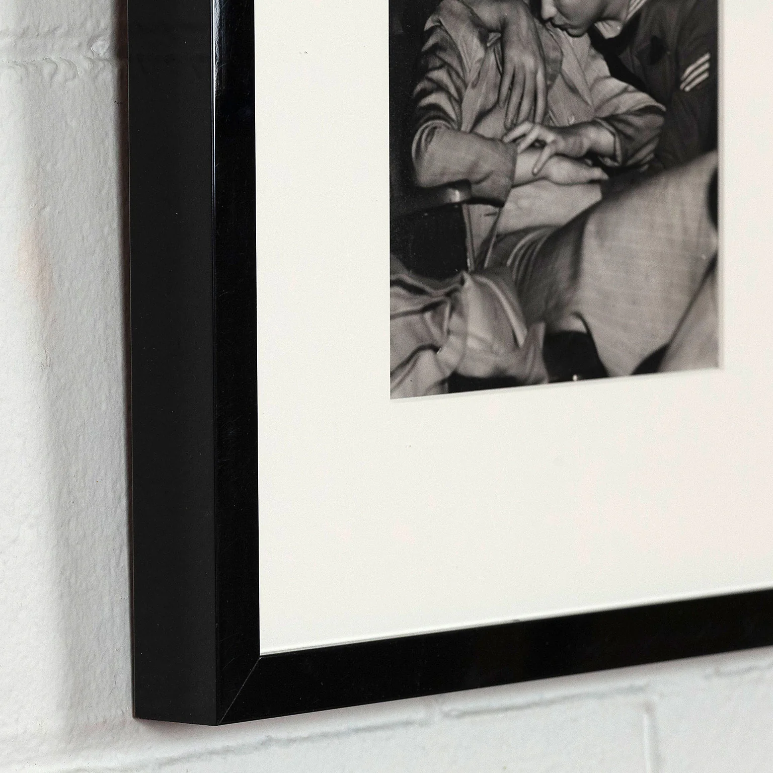WEEGEE "SAILOR AND GIRL KISSING", C. 1943 - Image 9